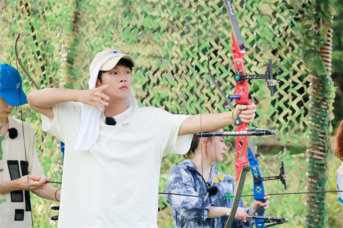 李汶翰射箭.jpg