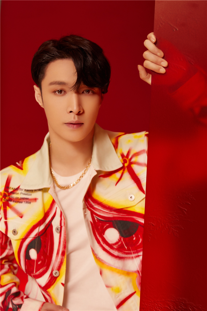 张艺兴时尚.jpg