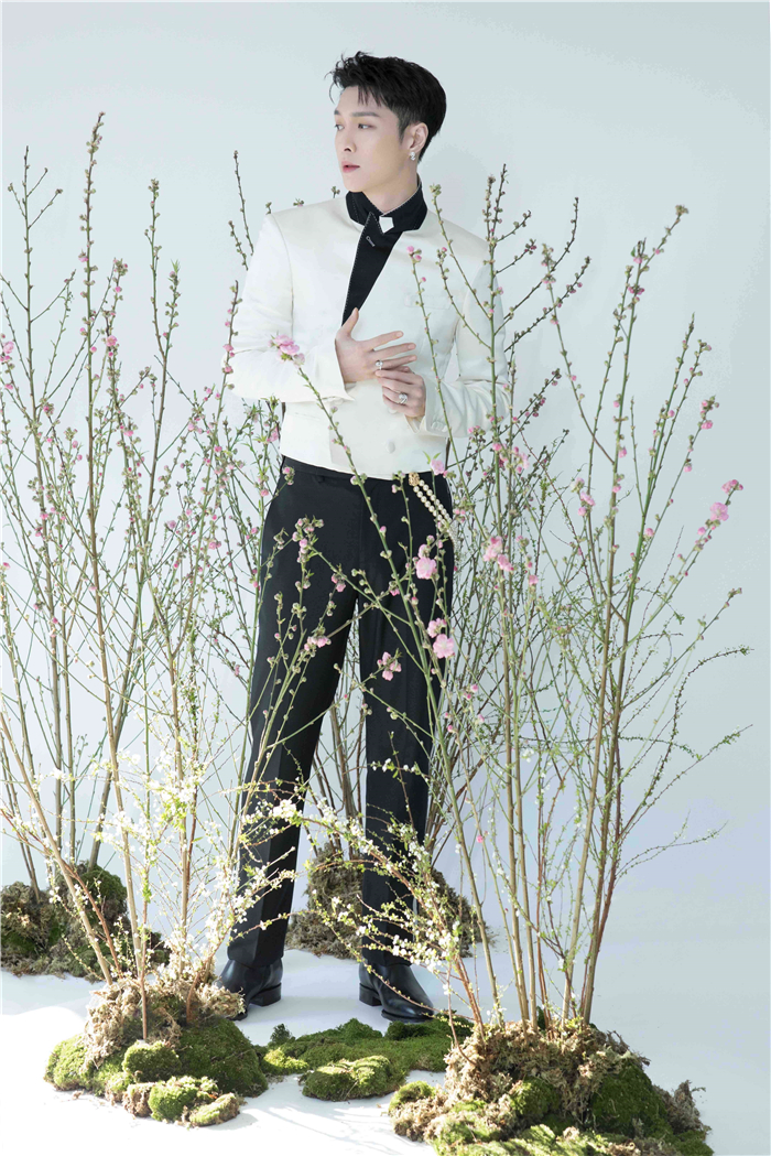张艺兴鲜花.jpg