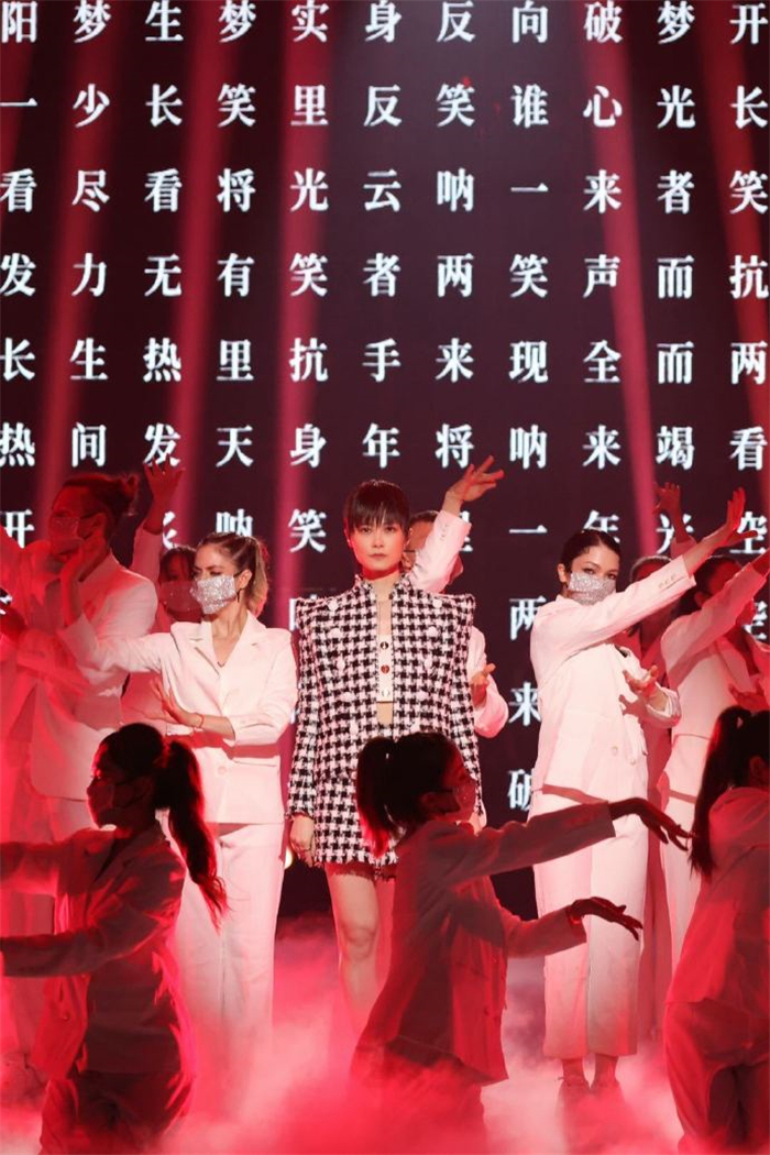 1629430951122645.jpg 李宇春.jpg