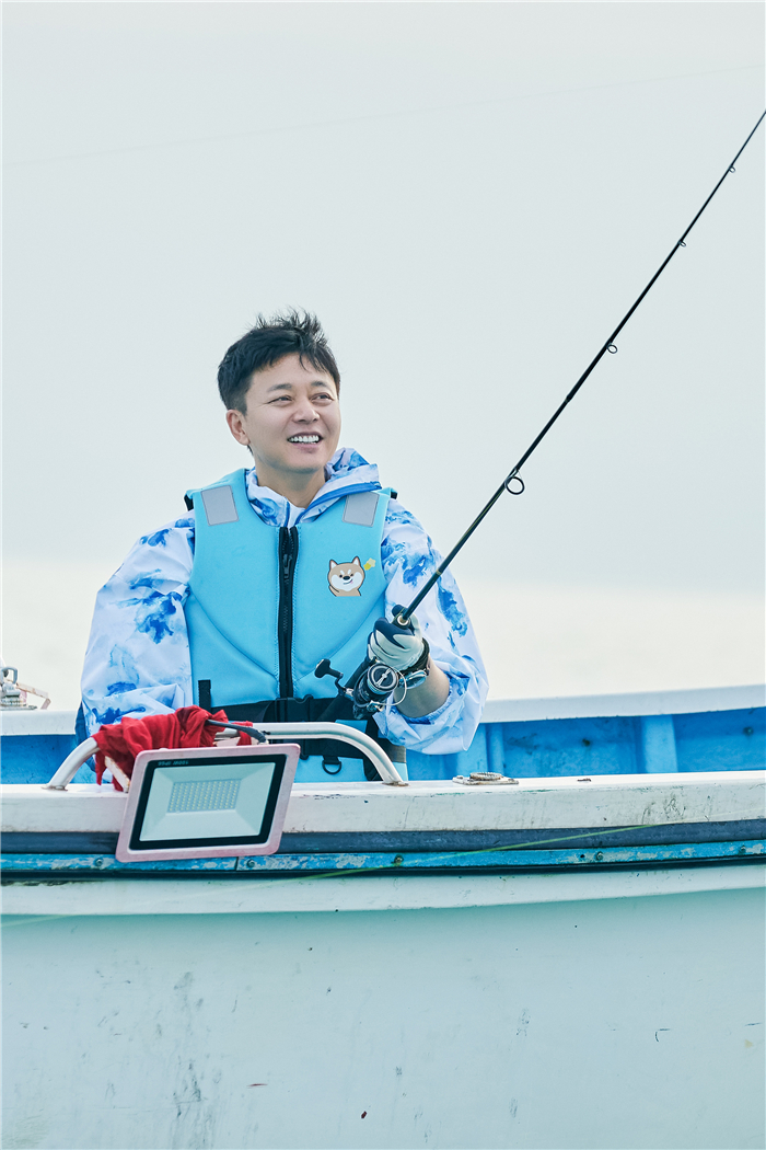 刘奕君.jpg