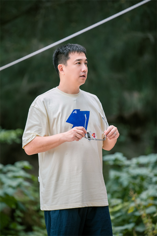 黄磊.jpg