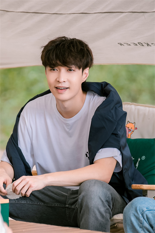 张艺兴.jpg