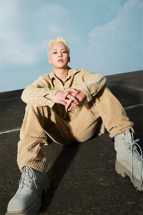 XIUMIN首张迷你专辑《Brand New》图片.jpg